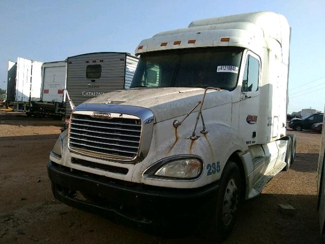 1FUJA6CK07LW29180 - 2007 FREIGHTLINER CONVENTION WHITE photo 2