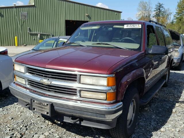 3GNFK16R3WG136022 - 1998 CHEVROLET SUBURBAN K MAROON photo 2