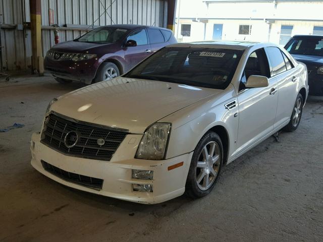 1G6DW67VX80101999 - 2008 CADILLAC STS WHITE photo 2