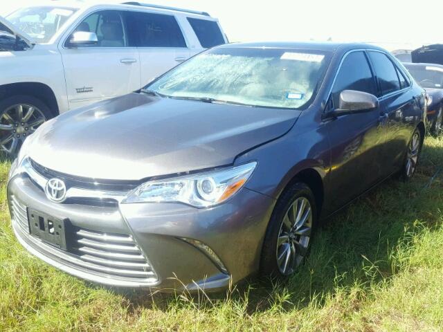 4T1BF1FK0HU759625 - 2017 TOYOTA CAMRY LE GRAY photo 2