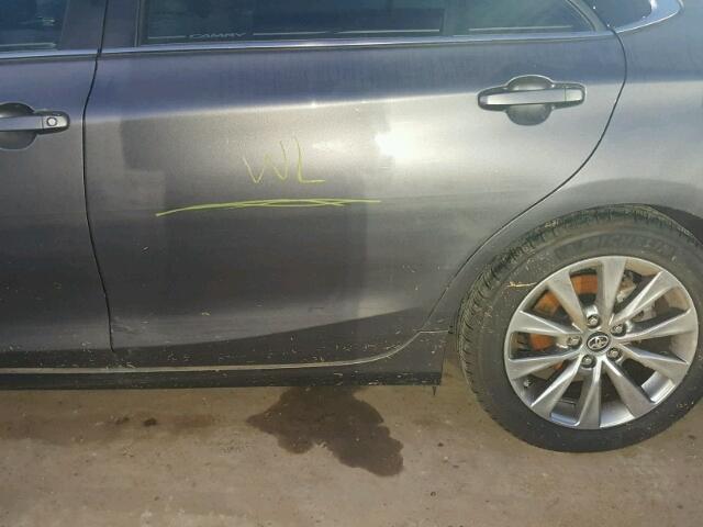 4T1BF1FK0HU759625 - 2017 TOYOTA CAMRY LE ნაცრისფერი ფოტო 9