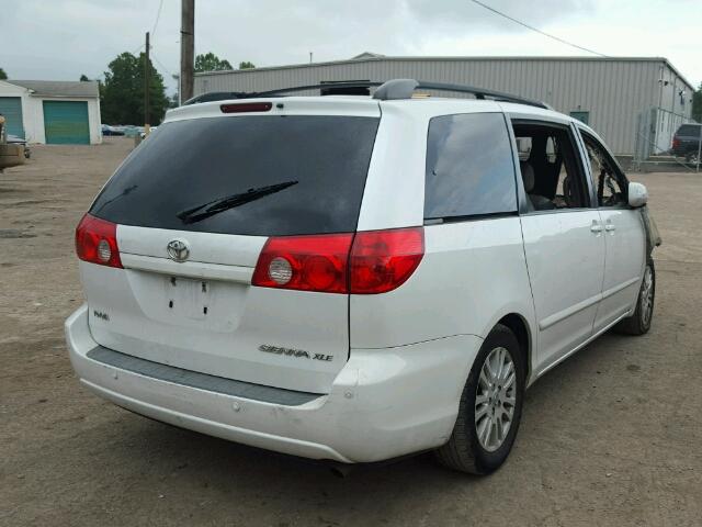 5TDZK22C78S152998 - 2008 TOYOTA SIENNA XLE WHITE photo 4