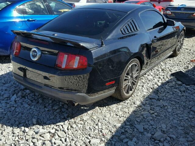 1ZVBP8CH0A5124291 - 2010 FORD MUSTANG BLACK photo 4