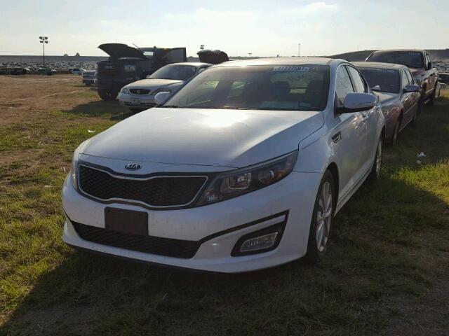 5XXGM4A72FG500884 - 2015 KIA OPTIMA LX WHITE photo 2