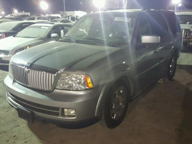 5LMFU27566LJ23376 - 2006 LINCOLN NAVIGATOR GRAY photo 2