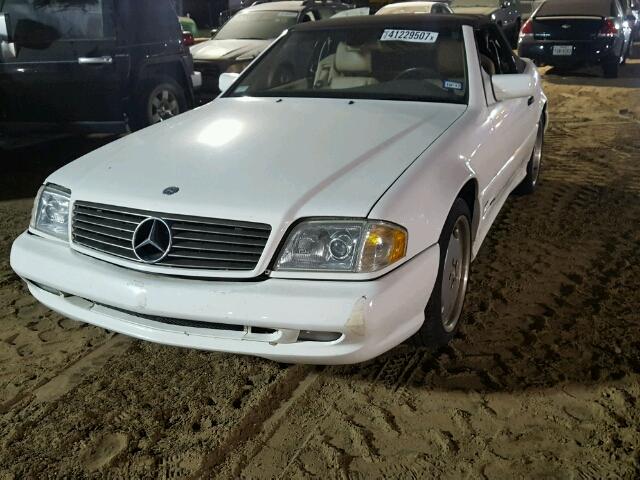 WDBFA67F4VF148109 - 1997 MERCEDES-BENZ SL WHITE photo 2