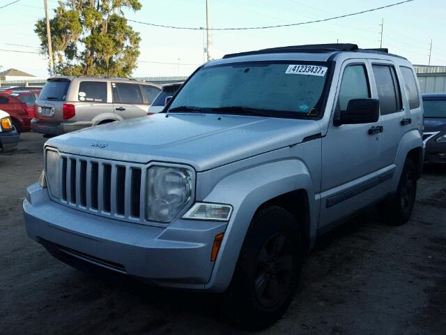 1J8GP28K28W229809 - 2008 JEEP LIBERTY SILVER photo 2