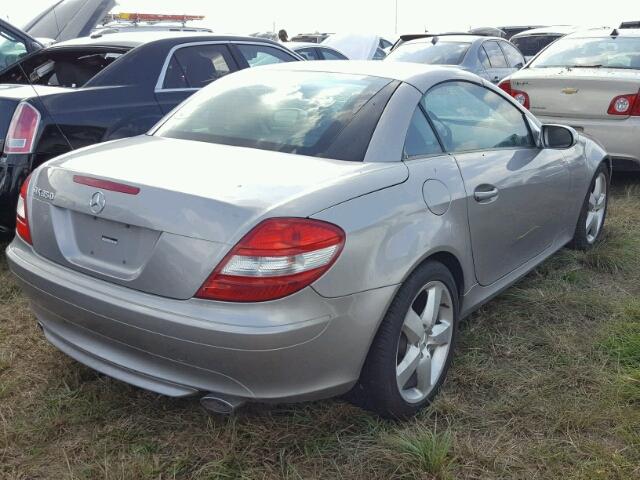 WDBWK56FX5F030140 - 2005 MERCEDES-BENZ SLK SILVER photo 4