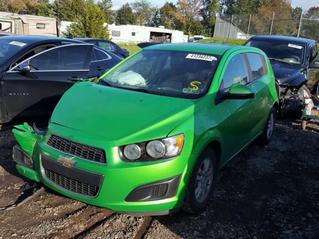 1G1JC6SH2F4173143 - 2015 CHEVROLET SONIC LT GREEN photo 2