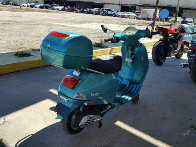 ZAPC386B2D5302103 - 2013 VESPA LX 50 TEAL photo 4