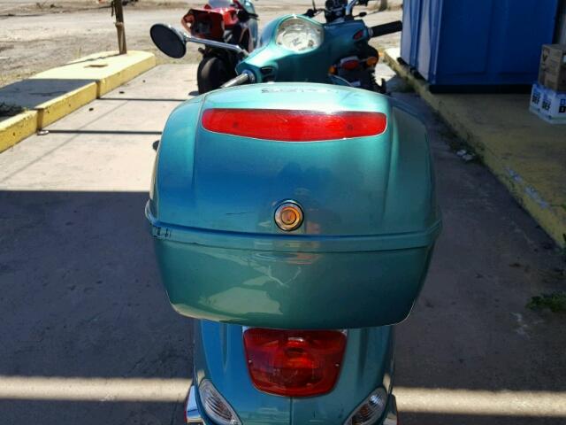 ZAPC386B2D5302103 - 2013 VESPA LX 50 TEAL photo 9