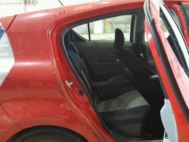 JTDKDTB31D1549793 - 2013 TOYOTA PRIUS C RED photo 6