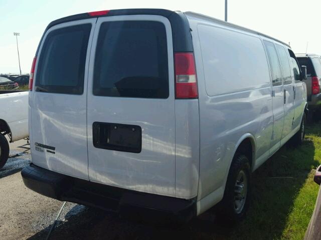 1GCWGGBA6E1168618 - 2014 CHEVROLET EXPRESS G2 WHITE photo 4