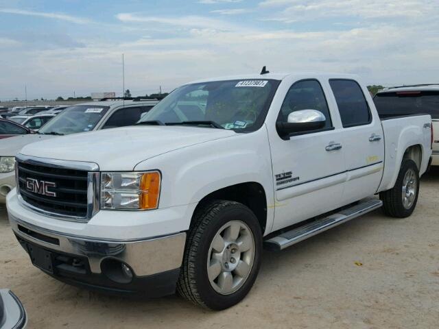 3GTP2VE34BG388972 - 2011 GMC SIERRA K15 WHITE photo 2