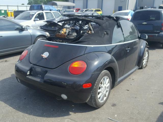 3VWCM21Y04M306231 - 2004 VOLKSWAGEN NEW BEETLE 黑色 照片 4
