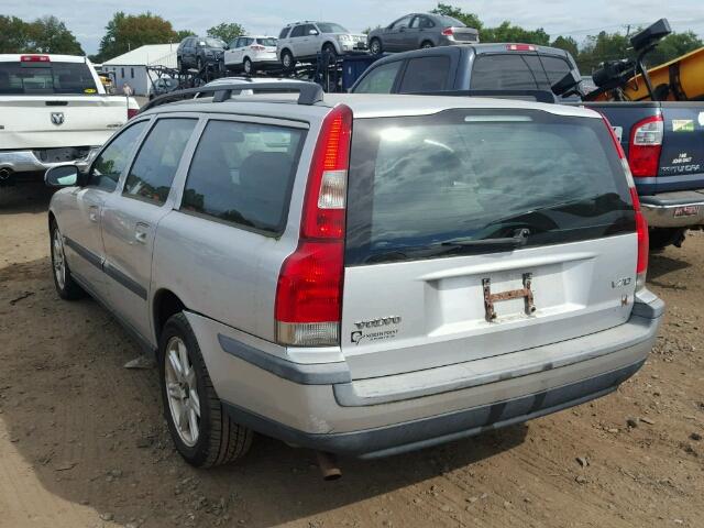 YV1SW61R522235048 - 2002 VOLVO V70 SILVER photo 3