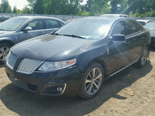 1LNHM93R79G620169 - 2009 LINCOLN MKS BLACK photo 2