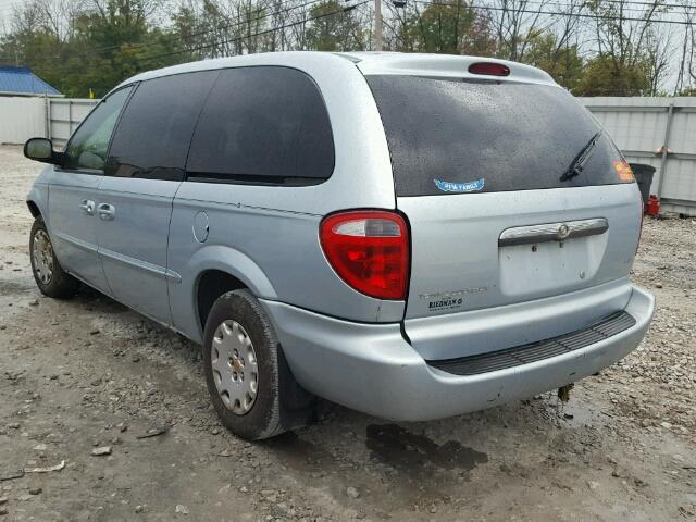 2C4GP44322R672477 - 2002 CHRYSLER TOWN & COU BLUE photo 3