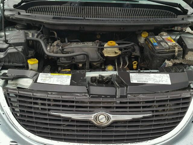 2C4GP44322R672477 - 2002 CHRYSLER TOWN & COU BLUE photo 7