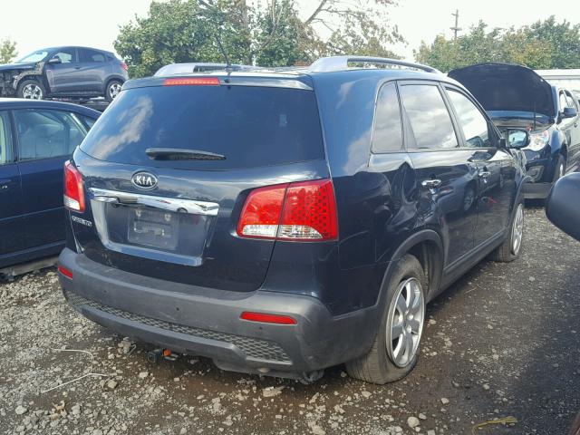 5XYKT3A64DG314707 - 2013 KIA SORENTO BLUE photo 4