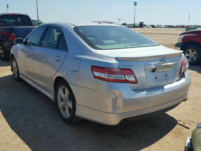 4T1BF3EK7AU095519 - 2010 TOYOTA CAMRY SILVER photo 3