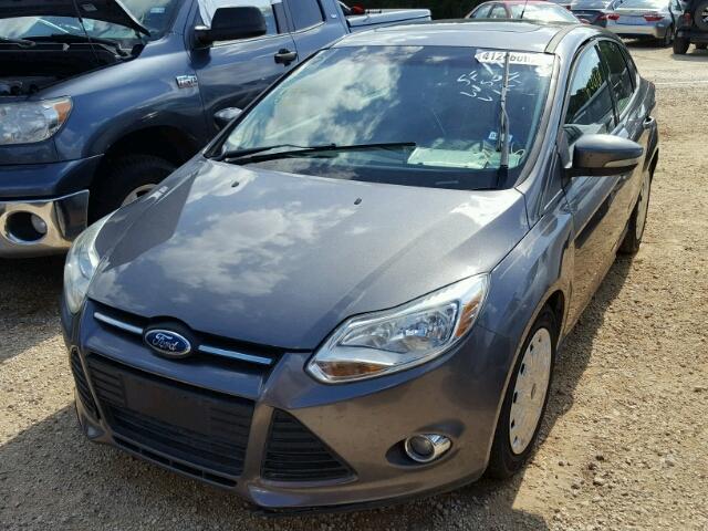 1FAHP3F25CL117820 - 2012 FORD FOCUS SE GRAY photo 2