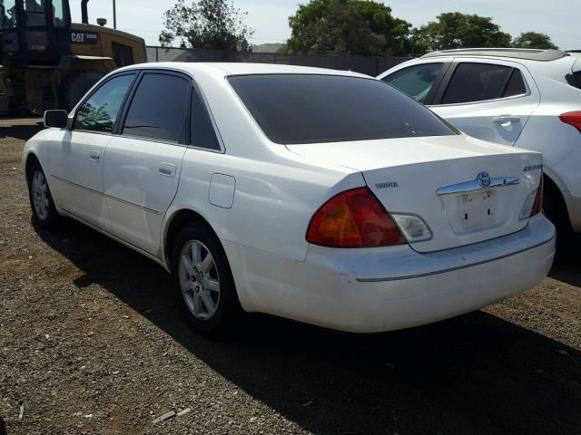 4T1BF28B5YU089606 - 2000 TOYOTA AVALON XL WHITE photo 3