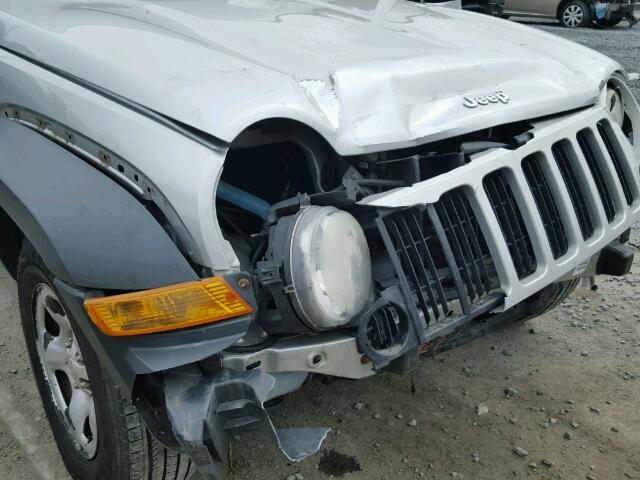 1J4GL48K56W271252 - 2006 JEEP LIBERTY SILVER photo 9