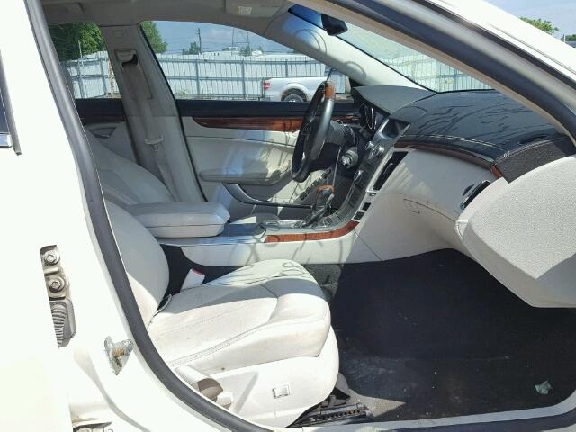 1G6DG577180164224 - 2008 CADILLAC CTS WHITE photo 5