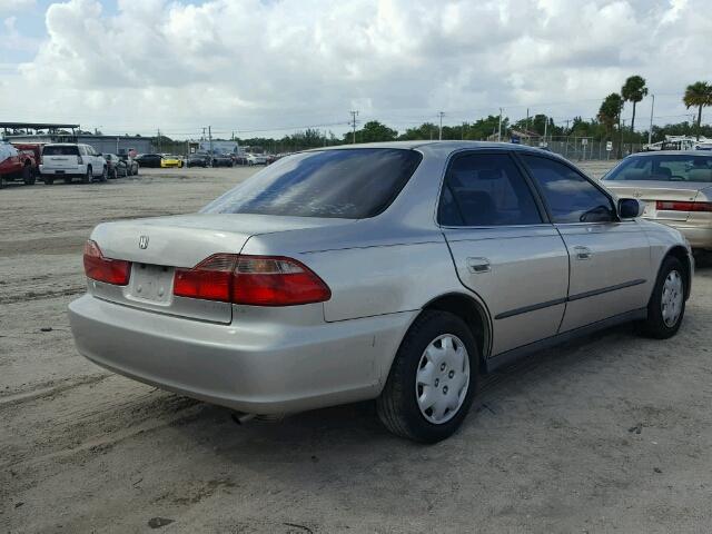 1HGCG5644WA008185 - 1998 HONDA ACCORD LX SILVER photo 4