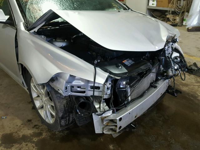 1G1ZG5E78CF151426 - 2012 CHEVROLET MALIBU LTZ 银色 照片 9