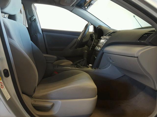 JTNBE46K293187968 - 2009 TOYOTA CAMRY SILVER photo 5