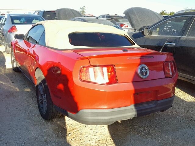 1ZVBP8EN7A5163916 - 2010 FORD MUSTANG RED photo 3