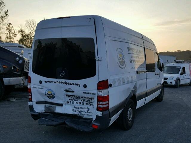 WD3PE8CC5C5700005 - 2012 MERCEDES-BENZ SPRINTER 2 WHITE photo 4