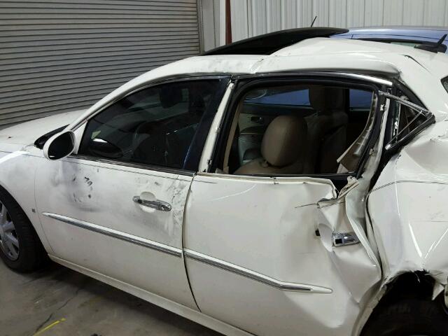 2G4WD582X61278771 - 2006 BUICK LACROSSE C WHITE photo 10