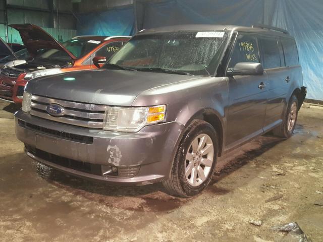 2FMDK51C39BA22678 - 2009 FORD FLEX SE GRAY photo 2