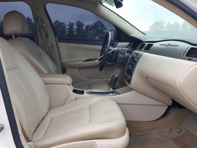 2G1WD58C989140617 - 2008 CHEVROLET IMPALA SUP 白色 照片 5
