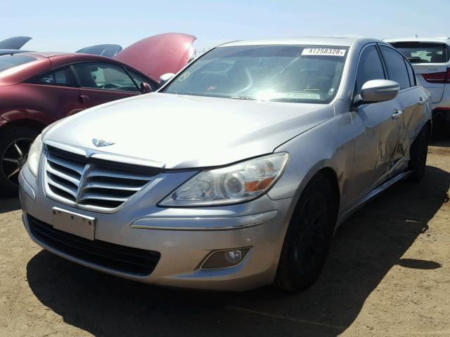 KMHGC46E79U040769 - 2009 HYUNDAI GENESIS 3. SILVER photo 2