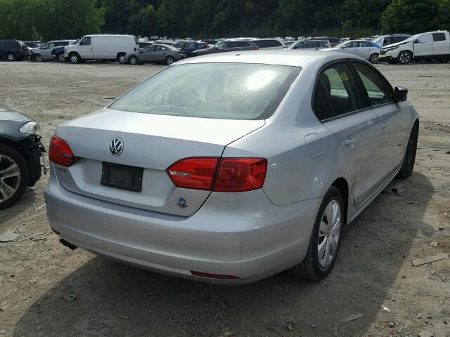 3VW2K7AJ2CM348769 - 2012 VOLKSWAGEN JETTA BASE 银色 照片 4