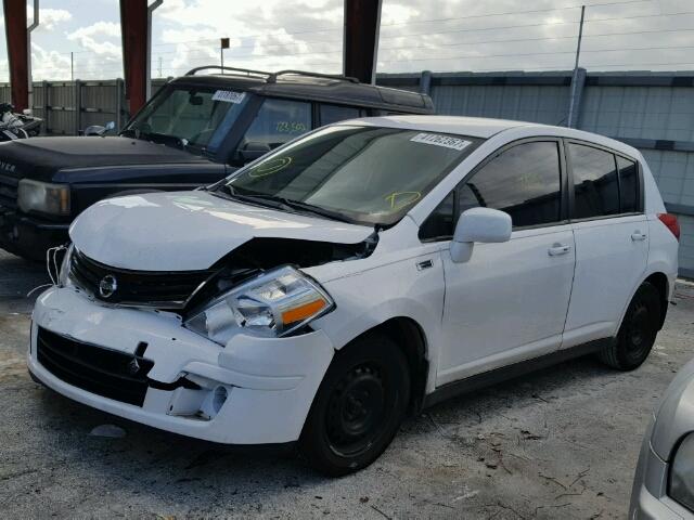 3N1BC1CPXAL372774 - 2010 NISSAN VERSA S WHITE photo 2