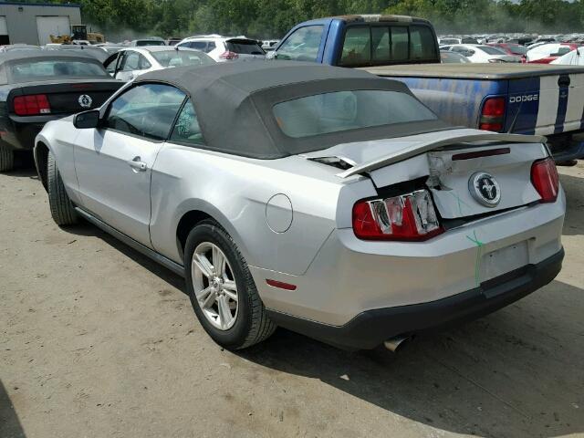 1ZVBP8EM4C5222477 - 2012 FORD MUSTANG SILVER photo 3