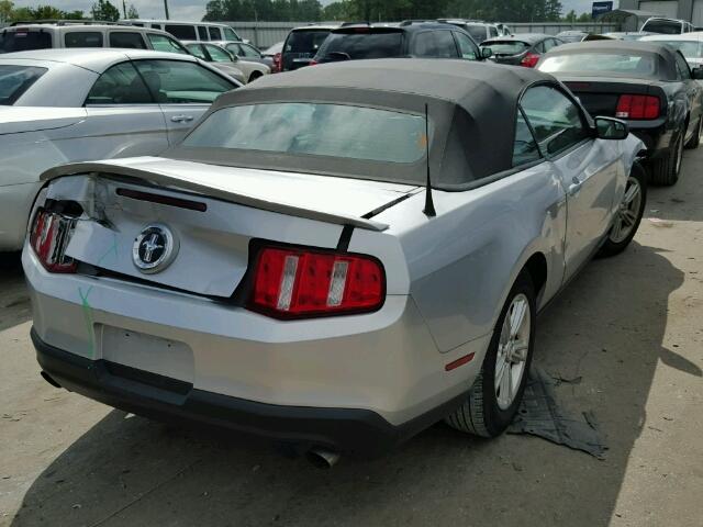 1ZVBP8EM4C5222477 - 2012 FORD MUSTANG SILVER photo 4