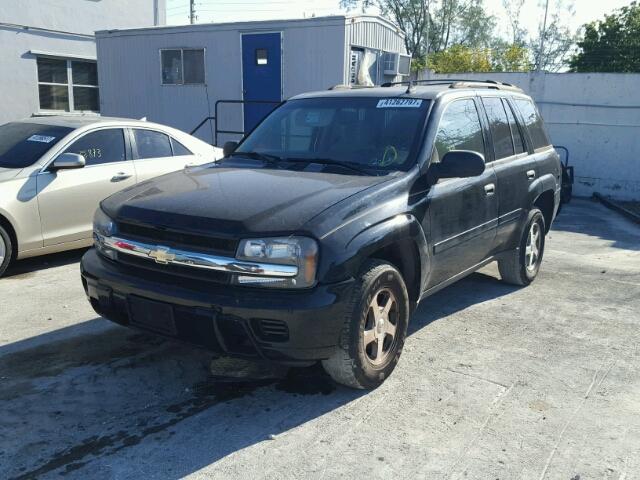 1GNDS13S562181356 - 2006 CHEVROLET TRAILBLAZE BLACK photo 2