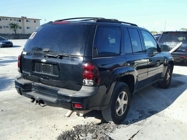 1GNDS13S562181356 - 2006 CHEVROLET TRAILBLAZE BLACK photo 4