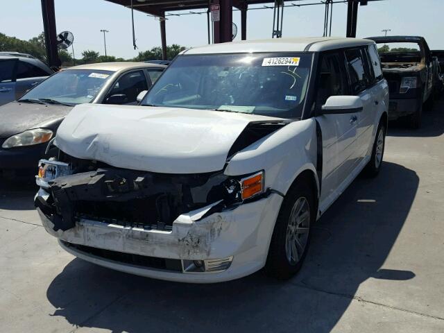 2FMEK62C89BB08903 - 2009 FORD FLEX SEL WHITE photo 2