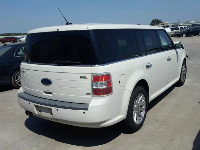 2FMEK62C89BB08903 - 2009 FORD FLEX SEL WHITE photo 4