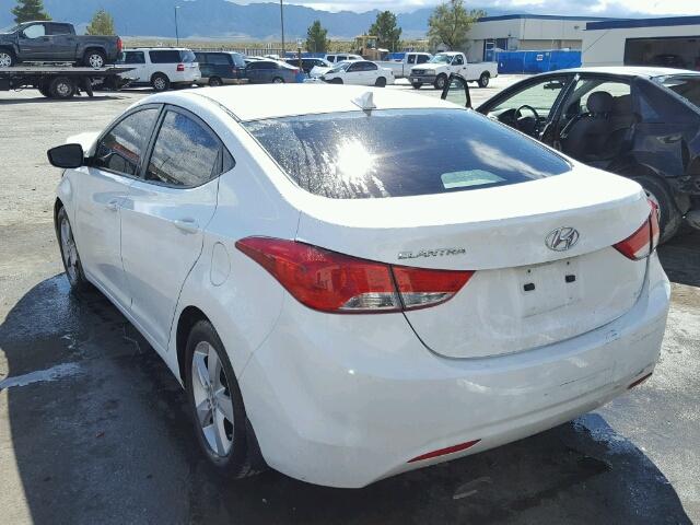 5NPDH4AE6DH185725 - 2013 HYUNDAI ELANTRA GL WHITE photo 3