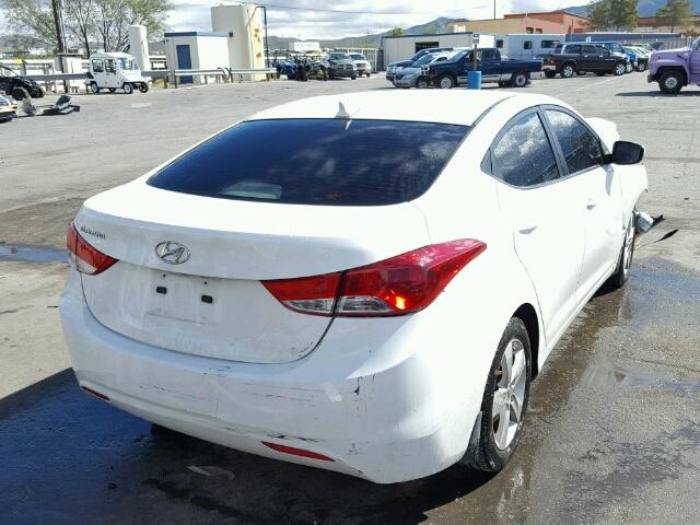 5NPDH4AE6DH185725 - 2013 HYUNDAI ELANTRA GL WHITE photo 4