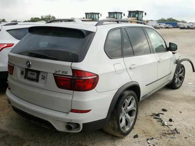 5UXZW0C59D0B96086 - 2013 BMW X5 XDRIVE3 WHITE photo 4