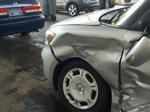 JTLKE50E091080897 - 2009 TOYOTA SCION XB Silber Foto 10